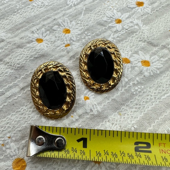 Vintage gold tone pin earrings - Picture 5 of 6